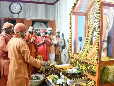 up  cm yogi offers prayers at gorakhnath temple on makar sankranti
