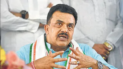 congress expels sanjay nirupam for  anti party statements  for six years