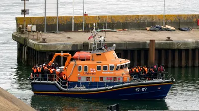 5 asylum seekers die while crossing english channel to uk