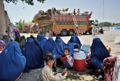 un calls on pakistan to halt expulsion of afghan refugees