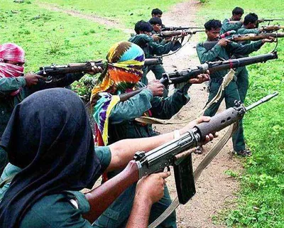 chattisgarh  woman naxal apprehended after exchange of fire in kanker