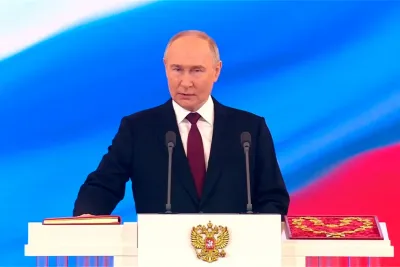 vladimir putin sworn in as russia s president for record fifth term
