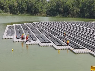 floating solar plant installed in dhanas lake in chandigarh