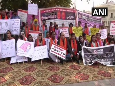protests erupt in pakistan over abduction of hindu girl