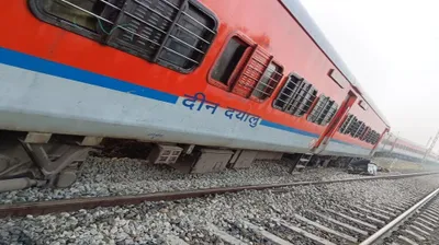 four coaches of ajmer sealdah express train derail at ajmer station