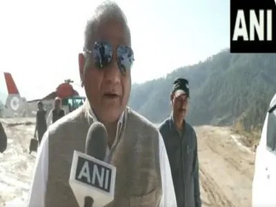  we are trying our best   union minister vk singh reviews rescue operation at uttarkashi tunnel collapse site
