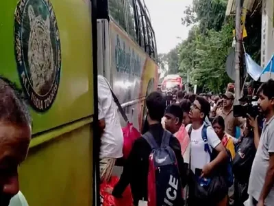 wb  job cardholders leave in buses arranged by tmc for delhi protest against mgnrega ‘arrears’ 