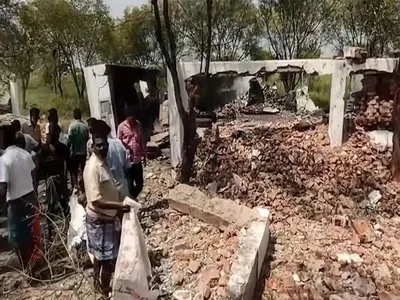 tamil nadu  8 killed  10 injured in virudhnagar firecracker factory explosion