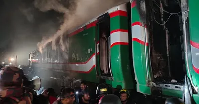bangladesh  4 dead as benapole express train catches fire  police terms  planned attack 