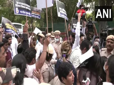  bjp misusing agencies for its benefit   congress holds protest outside it office in chandigarh