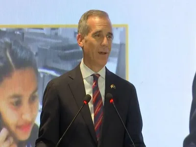  if you want to see the future  come to india   us envoy eric garcetti hails india s developmental journey