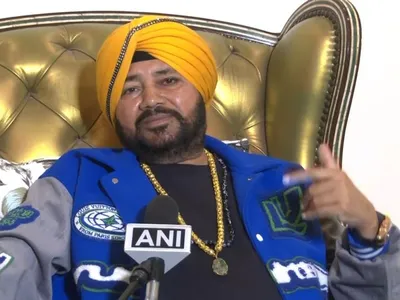  may the indian flag fly all over the world   daler mehndi hopeful of team india s victory in world cup final