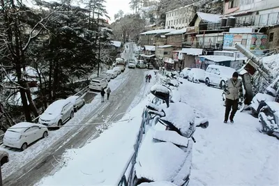 himachal  104 roads blocked due to rain and snowfall  yellow alert issued