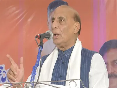  rahul gandhi has no moral right to do politics   rajnath singh over pakistan leader s comment