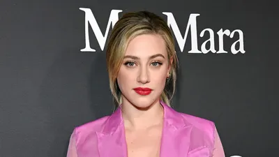 actor lili reinhart  diagnosed with alopecia   undergoes therapy