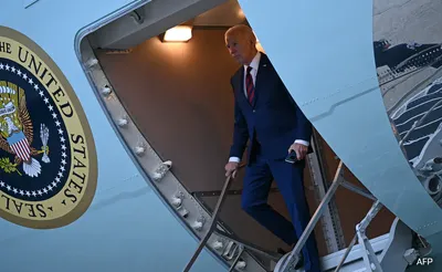 biden jokes about boeing mishaps   i don t sit by the door  on air force one