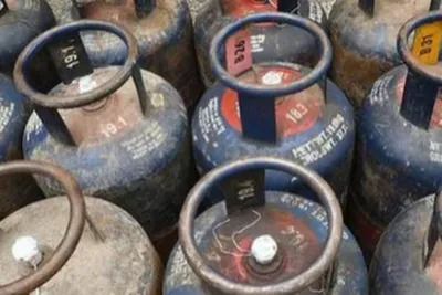 oil companies reduce price of 19 kg commercial and 5 kg ftl cylinders