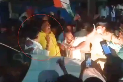 bjp shares video of shivakumar  slapping  congress worker at roadshow in haveri