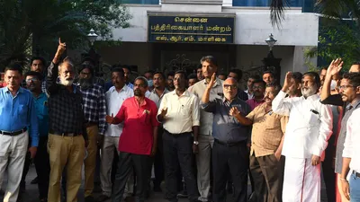 journalists protests fir against video journalist in chennai