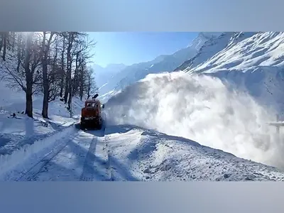 himachal pradesh  snow clearance underway in parts of lahaul spiti