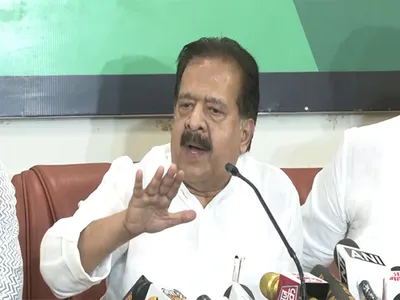  those who want to leave for selfish gains are free to go   ramesh chennithala on ashok chavan s exit from congress