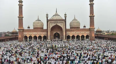 mass gatherings at mosques for eid ul fitr  namaz  mark festive celebrations nationwide