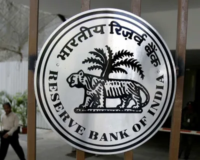 rbi directs card issuers to offer choice among card networks  bans restrictive agreements