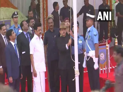 republic day  tamil nadu governor rn ravi unfurls tricolour in chennai
