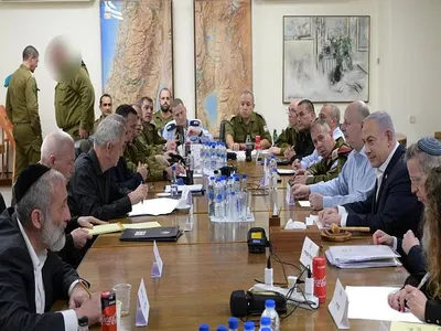 israel war cabinet discusses efforts to free hostages held in gaza