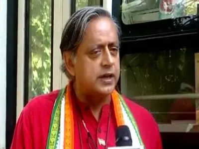 shashi tharoor calls upon supreme court to take suo moto cognizance of kejriwal s arrest