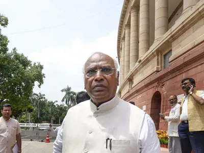  nothing for poor  lower middle class   interim budget lacks accountability and vision   kharge