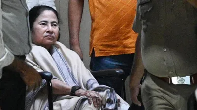 west bengal cm mamata banerjee falls while boarding helicopter in durgapur  sustains minor injury