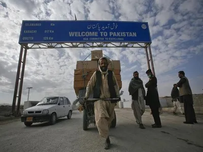 pakistan afghanistan border closed after armies exchange fire