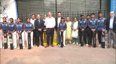 australian deputy pm marles plays  gully cricket  at arun jaitley stadium premises in delhi