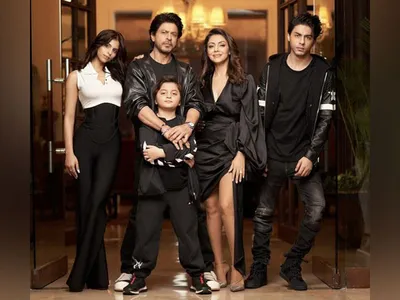 srk  gauri strike stylish pose in black outfits with their children  take a look