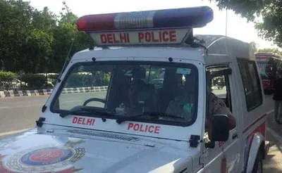 delhi  police rescues man attempting suicide on instagram live