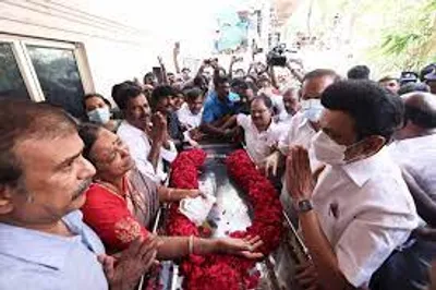 shops in mayiladuthurai closed for 2 hours to mourn the death of late dmdk leader vijayakanth