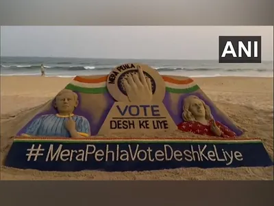 odisha s sudarsan pattnaik creates sand art to raise awareness among  first time voters 