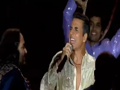akshay kumar sings  gur naal ishq mitha   gives electrifying dance performance at anant ambani s pre wedding festivities