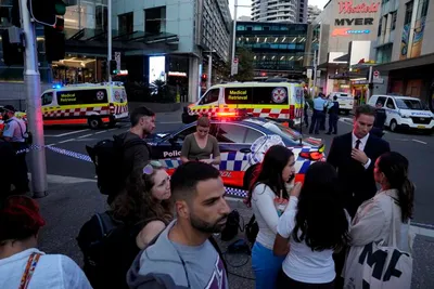 australia  at least 4 believed dead  several injured in multiple stabbing shooting incident