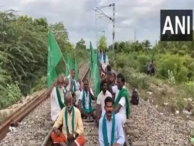 tamil nadu  farmer association stage protest on railway track over cauvery water row