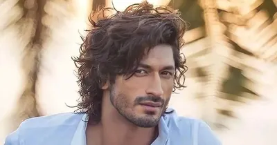  i connect with raw power of earth   vidyut jammwal enjoys volcanic mud bath